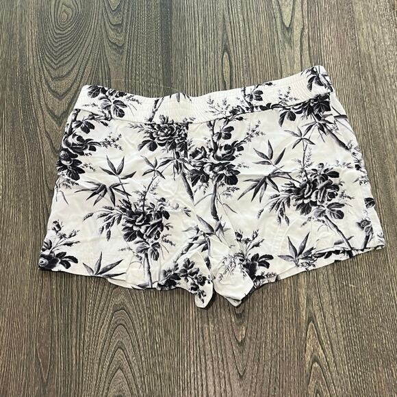 LOFT Womens Tropical Floral Print Shorts Elastic Waist Rayon Black White Size 8 - Picture 4 of 4